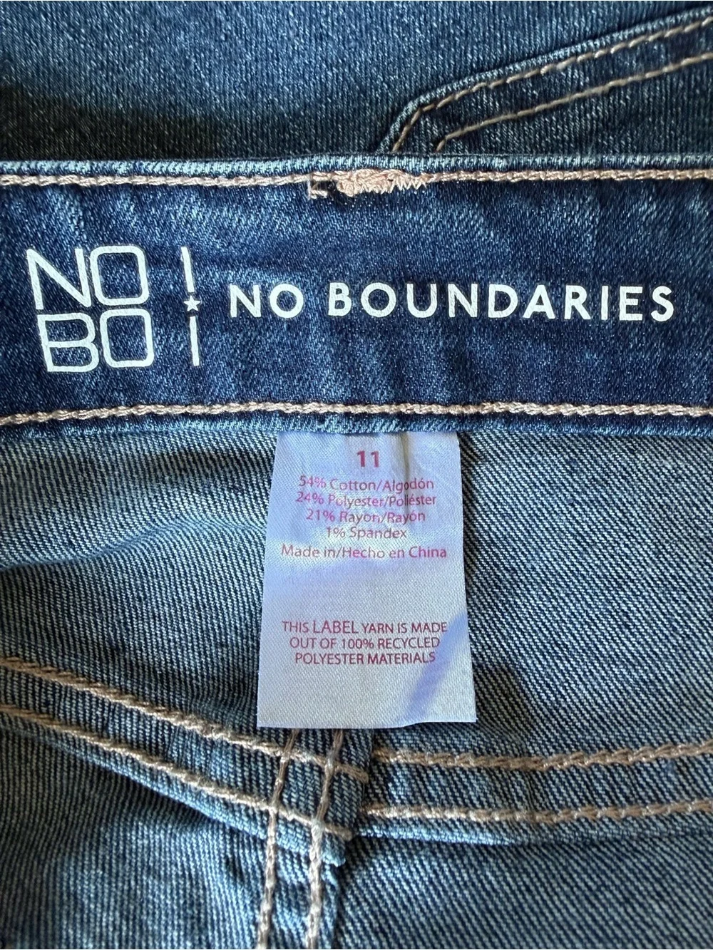 No Boundaries Women's Denim Shorts - Picture 4 of 4